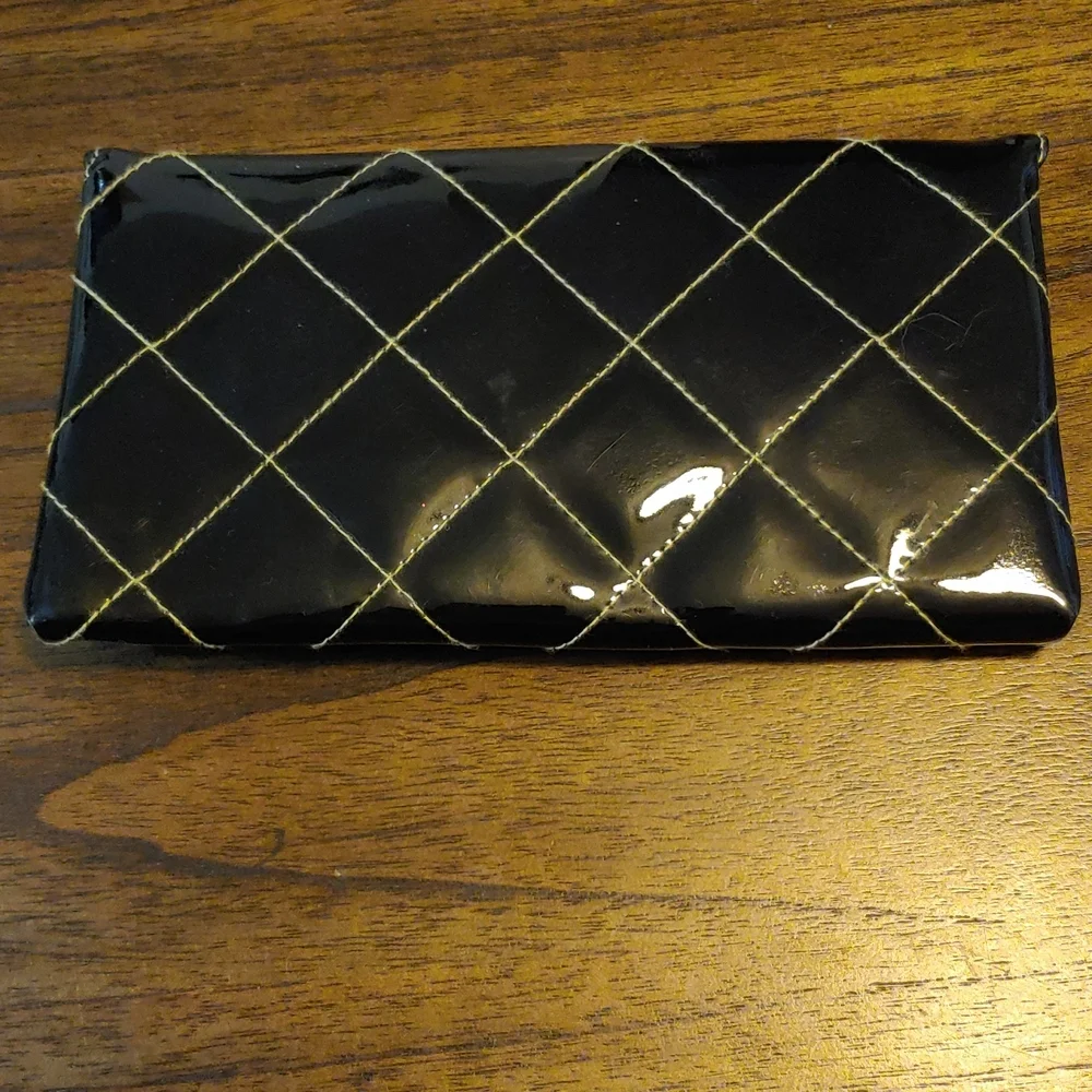 Black Patent Leather Look Clutch Purse Gold Ring Accent Magnetic Closure Evening